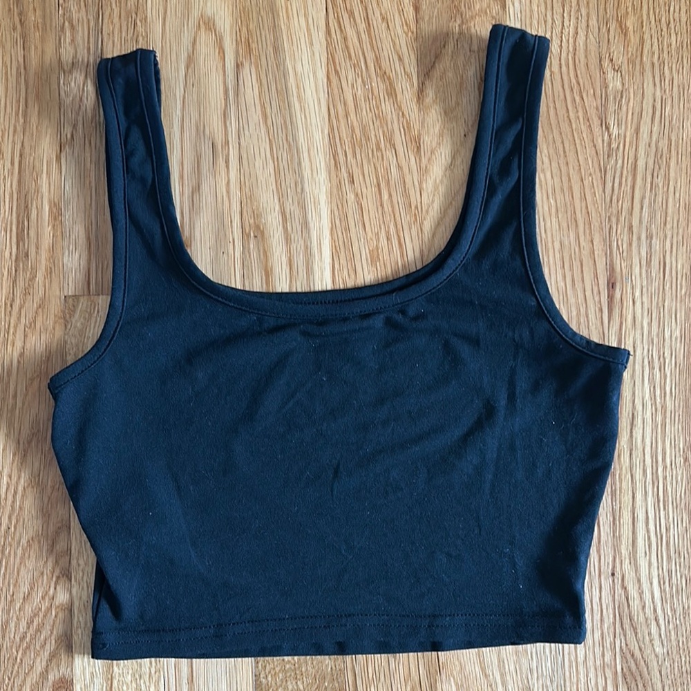 Black Basic Cropped Tank Top